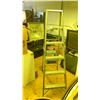 Image 2 : ALUMINUM 6' STEP LADDER