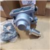 Image 8 : 2 NEW SMALL ENGINE CARBORATORS
