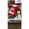 Image 1 : TOTE OF VINTAGE CHRISTMAS DECOR