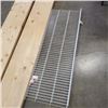 Image 2 : 2PCS OF 2" X 12" X 6' APPROX. AND WIRE SHELVES
