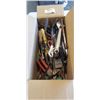 Image 1 : TRAY FULL OF ASSORTED HAND TOOLS