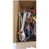 Image 2 : TRAY FULL OF ASSORTED HAND TOOLS