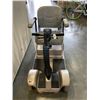 Image 2 : 305 CHAUFFEUR MOBILE CART