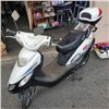 Image 1 : WHITE GIOBIKES SCOOTER, NEEDS BATTERY AND CHARGER, HAS KEYS