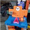 Image 2 : LITTLE TIKES CARRIER AND TOY TOOL BENCH