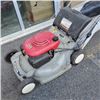 Image 2 : HONDA HRB 215 SELF PROPELLED GAS POWERED LAWN MOWER