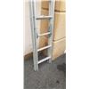 Image 2 : 24' ALUMINUM EXTENSION LADDER