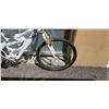 Image 3 : WHITE NO NAME BIKE