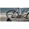 Image 2 : WHITE MIYATA BIKE