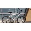 Image 1 : WHITE CCM BIKE