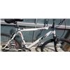 Image 3 : WHITE CCM BIKE