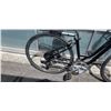 Image 2 : BLACK TREK BIKE