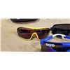 Image 2 : 3 PAIRS OF ONE PIECE LENSE SUNGLASSES