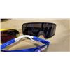 Image 4 : 3 PAIRS OF ONE PIECE LENSE SUNGLASSES