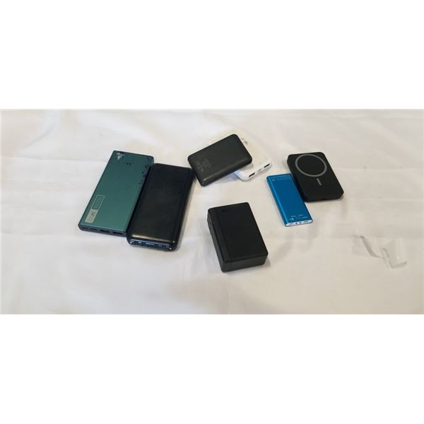 APPROX 7 PORTABLE BATTERY BANKS