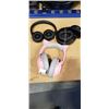 Image 1 : 3 PAIRS OF HEADPHONES, INCLUDING RAZER AND JBL