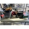 Image 1 : TOTE OF ASSORTED HOUSEHOLD ITEMS