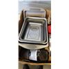 Image 2 : BOX OF SERVING PIECES