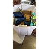 Image 2 : 2 TOTES OF LAMPS AND MORE