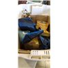 Image 3 : 2 TOTES OF LAMPS AND MORE