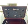Image 3 : 2 - 2 BOTTLE WINE HOLDER W/ CORKSCREW, BOTTLE STOPPER, POURER, THERMOMETER, FOIL CUTTER, AND DRIP RI