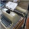 Image 2 : 1960'S REMMINGTON TYPEWRITER
