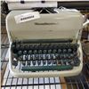 Image 3 : 1960'S REMMINGTON TYPEWRITER