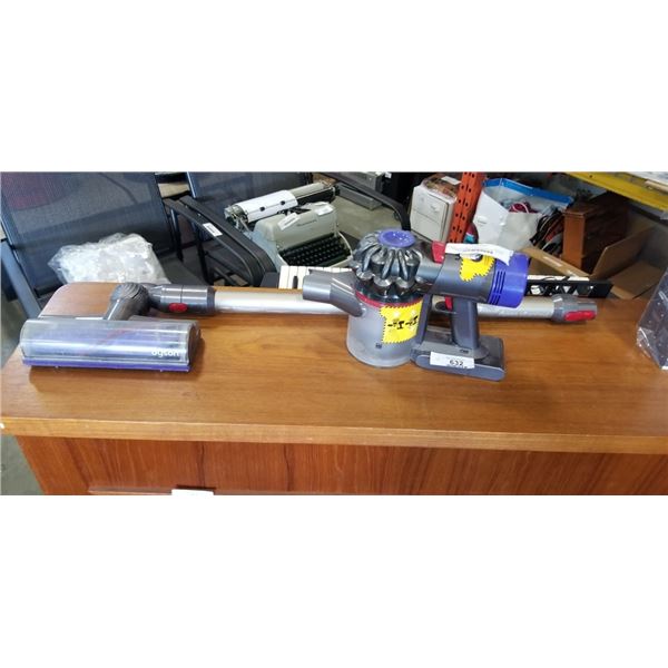 DYSON V8 ANIMAL CORDLESS VACUUM - TESTED WORKING, RETAIL $599