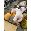 Image 2 : LARGE LOT OF ASSORTED STUFFED ANIMALS
