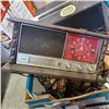 Image 3 : VINTAGE BELL AND HOWELL FILMOSONIC AND TABLE TOP RADIO ALARM CLOCK