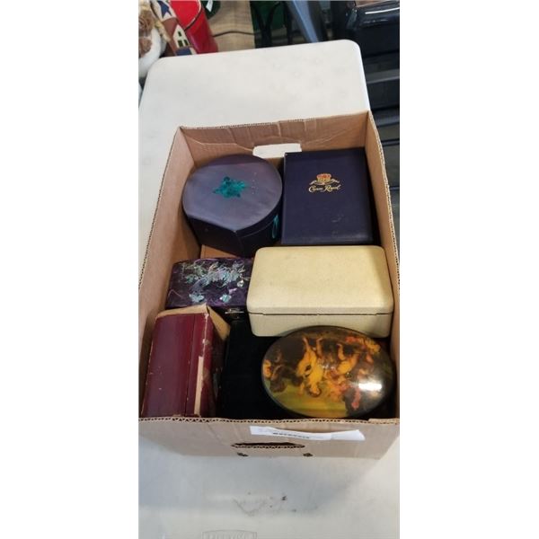 LOT OF VINTAGE JEWELRY AND STORAGE CASES