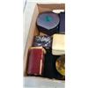 Image 2 : LOT OF VINTAGE JEWELRY AND STORAGE CASES