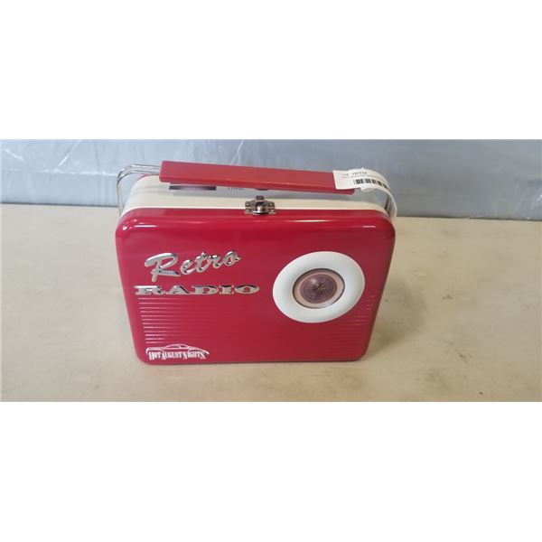 HOT AUGUST NIGHTS RETRO RADIO LUNCH KIT