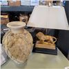 Image 1 : LION LAMP AND DECORATIVE VASE