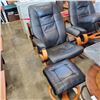 Image 2 : 2 LEATHER CHAIRS