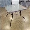 Image 1 : SQAURE PATIO TABLE