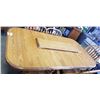 Image 2 : OAK DINING TABLE WITH 2 EXTENSIONS AND 5 CHAIRS