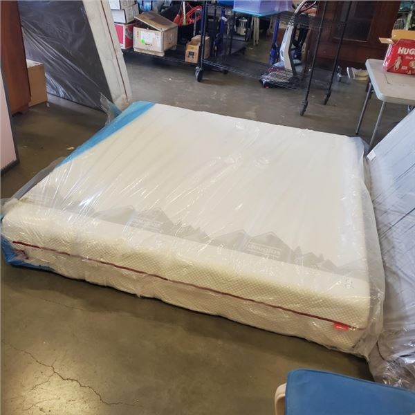 AS NEW KINGSIZE DOUGLAS SUMMITT MATTRESS RETAIL $1800