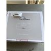 Image 2 : TWO LA CARESSE WIPE WARMERS