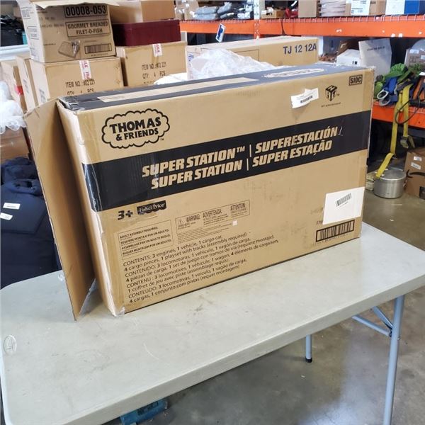 THOMAS AND FRIENDS SUPER STATION TRAIN SET