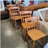 Image 1 : 4 MATCHING DINING CHAIRS