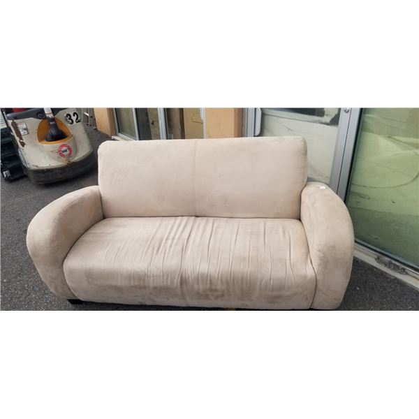 BEIGE LOVE SEAT