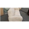Image 4 : BEIGE LOVE SEAT