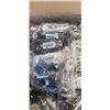 Image 2 : CASE OF APPROX. 600 NEW CORDED HEADPHONES