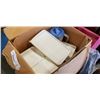 Image 2 : 20 PC OF TUPPERWARE WITH KITCHEN UTENSILS AND KNIFE SET