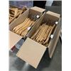 Image 2 : 100 WOODEN HANGERS
