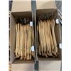 Image 3 : 100 WOODEN HANGERS