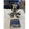 Image 1 : SILVER PLATE TEAPOT, CREAM AND SUGAR, AND 6 COLLECTOR SPOONS