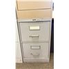 Image 4 : LOT OF 3 LEGAL SIZE 2 DRW VERTICAL FILE CABINETS