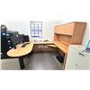 Image 2 : MAPLE U-SHAPED EXECUTIVE DESK WITH HUTCH AND MESH BACK CHAIR